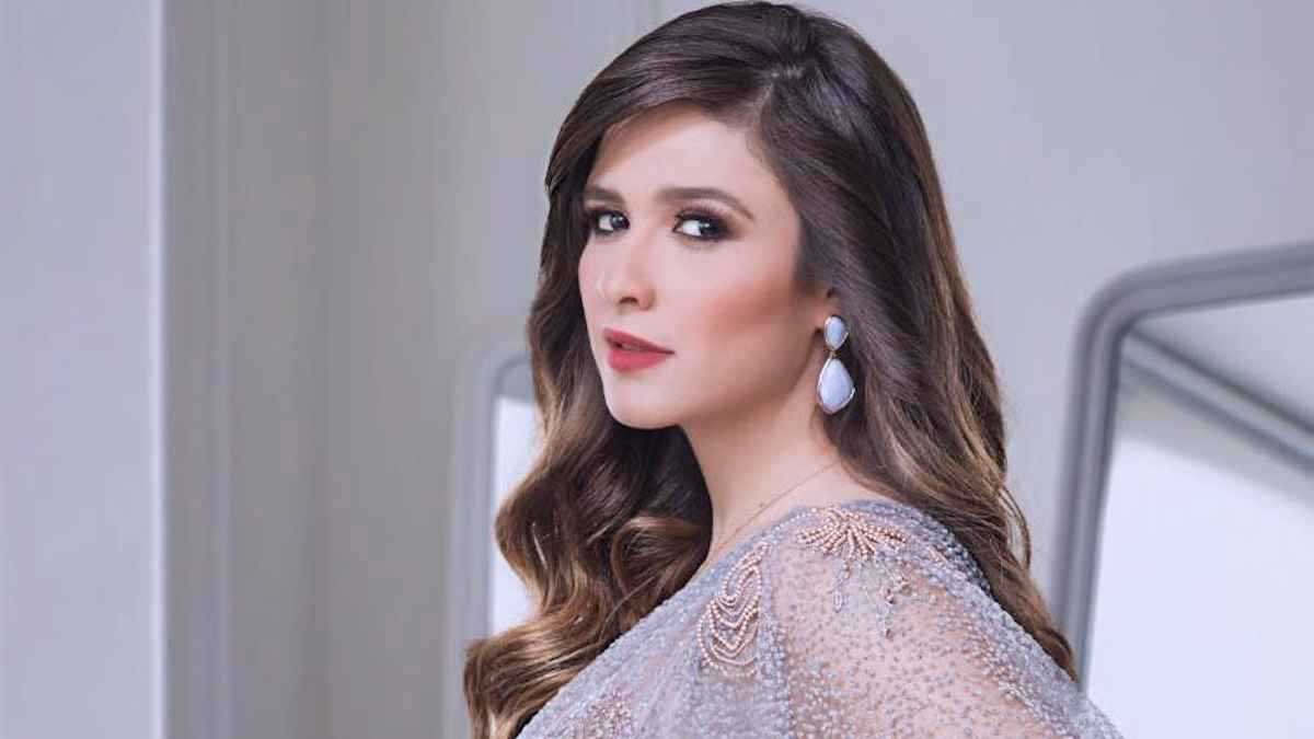 ياسمين عبد العزيز تتهم "طرفا غامضا" بتشويه سمعتها