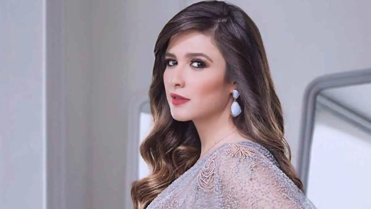 ياسمين عبد العزيز تقدم بلاغاً ضد مروّجي صورها المزيفة