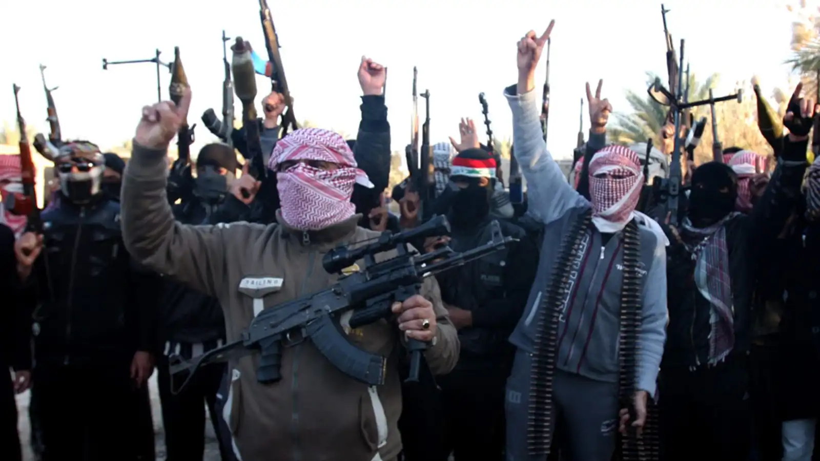 الحشد الشعبي يدخل حكومة بغداد في "ورطة".. وواشنطن تلوح بالعقوبات