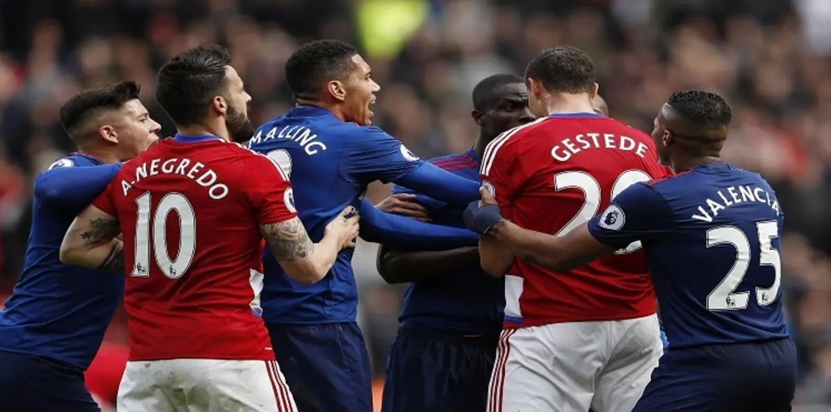 الإعادة التلفزيونية تبرئ مهاجم ميدلسبرة من تهمة العض (فيديو)