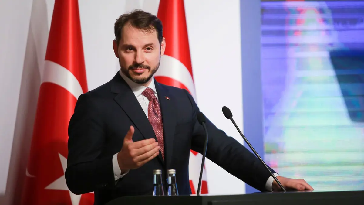 صهر أردوغان بيرات البيرق يكسر صمت 16 شهرا بكتاب "هذا مهم جدا"