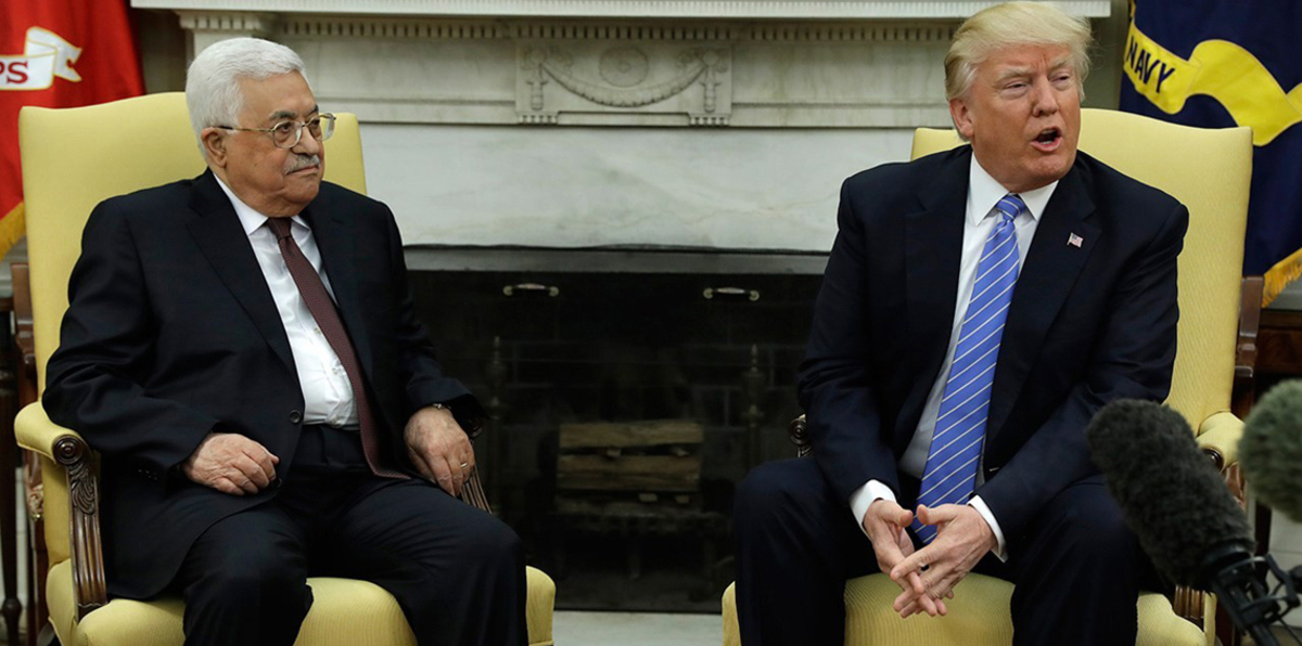 ترامب يبلغ محمود عباس عزمه نقل السفارة الأمريكية إلى القدس وتحذيرات عربية من تداعيات القرار