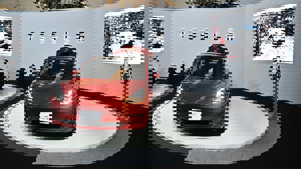 تسلا تقدم خصومات على سياراتها الكهربائية من طراز "موديل 3"