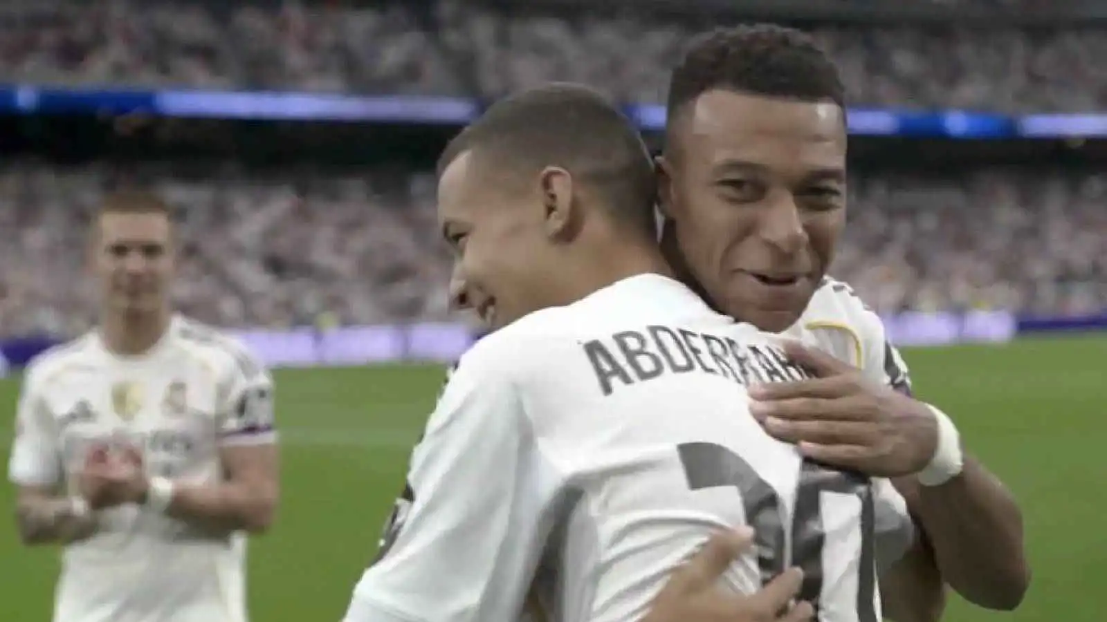 من هو المغربي عبد الرحيم أوحيدا الذي عانقه مبابي وكرّمه ريال مدريد؟ (فيديو)