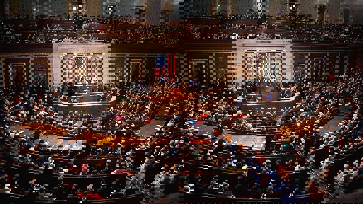 خلاف بين الديمقراطيين والجمهوريين يعيد "الشيوخ الأمريكي" للاجتماع رغم المخاوف من كورونا