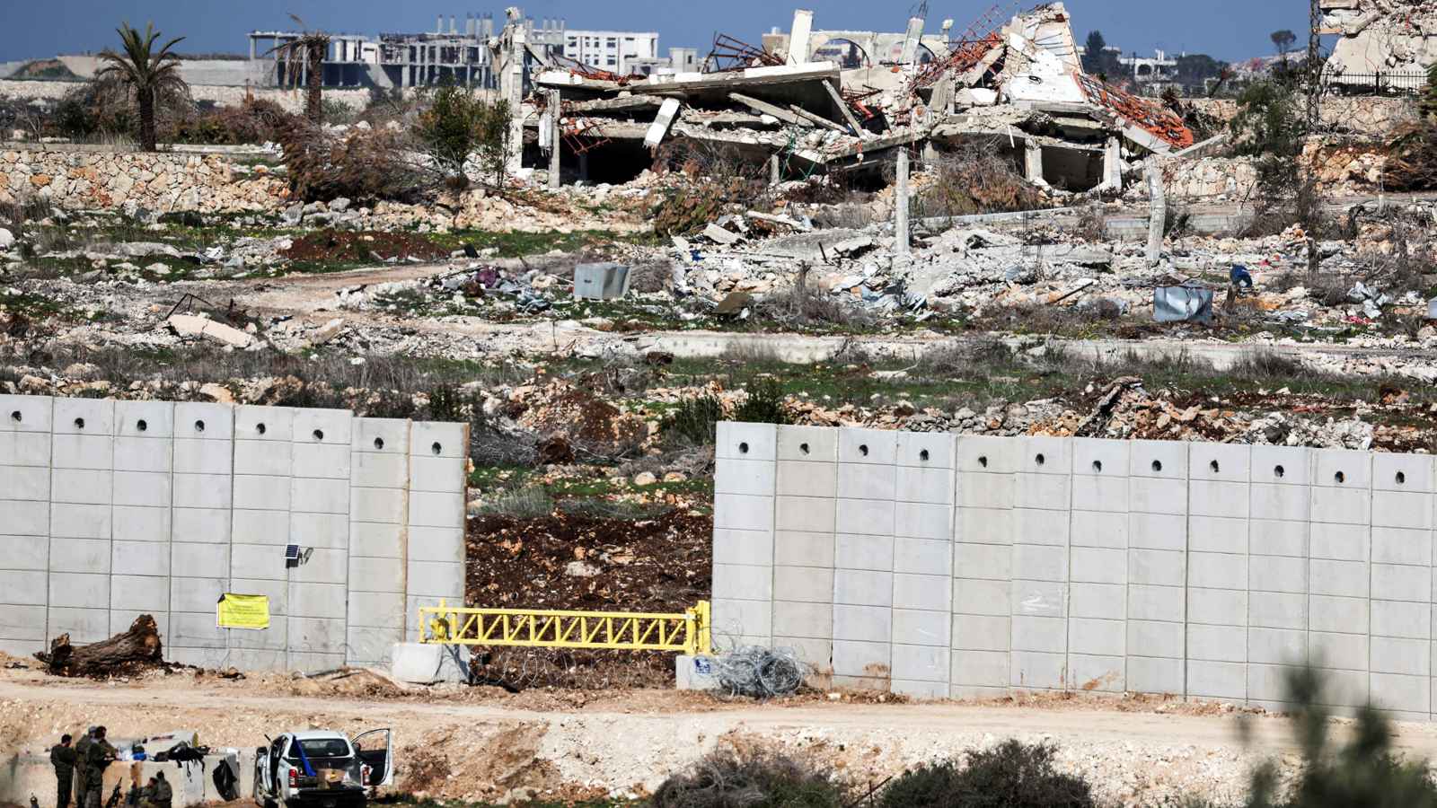 لبنان.. قتلى وإصابات إثر غارات إسرائيلية على البقاع (فيديو)