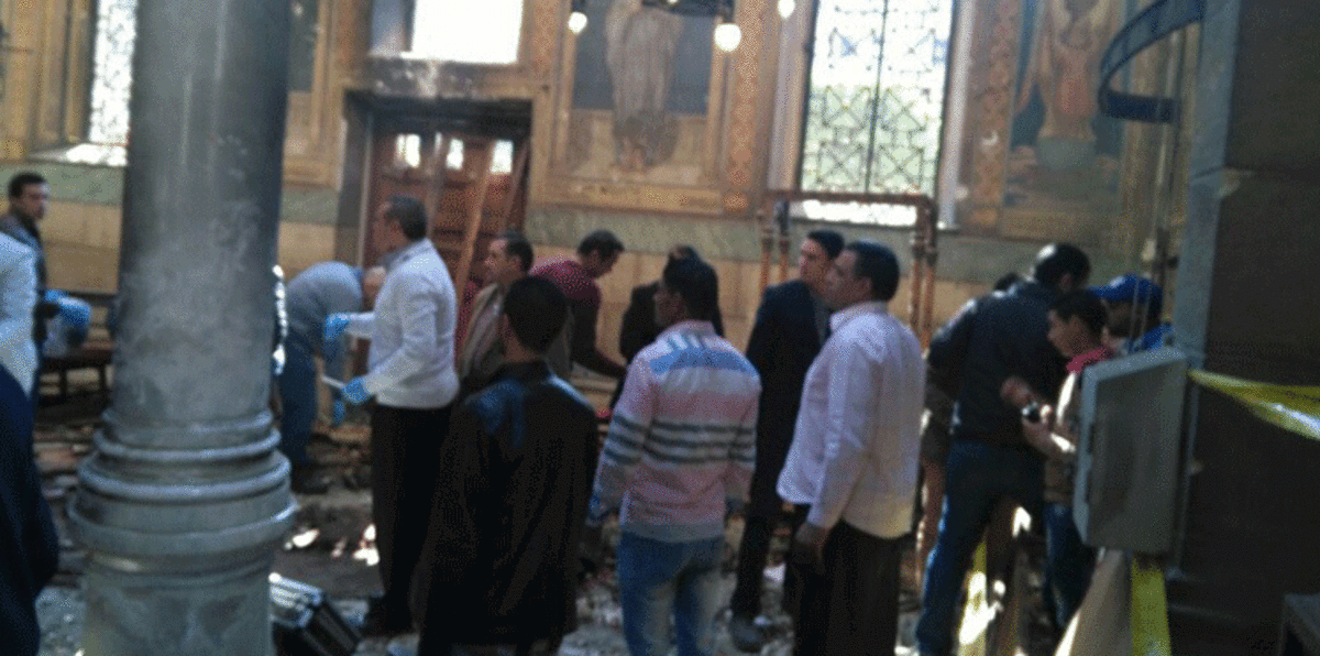 ارتفاع ضحايا انفجار الكنيسة البطرسية في حي العباسية بالقاهرة إلى 25 قتيلًا معظمهم سيدات