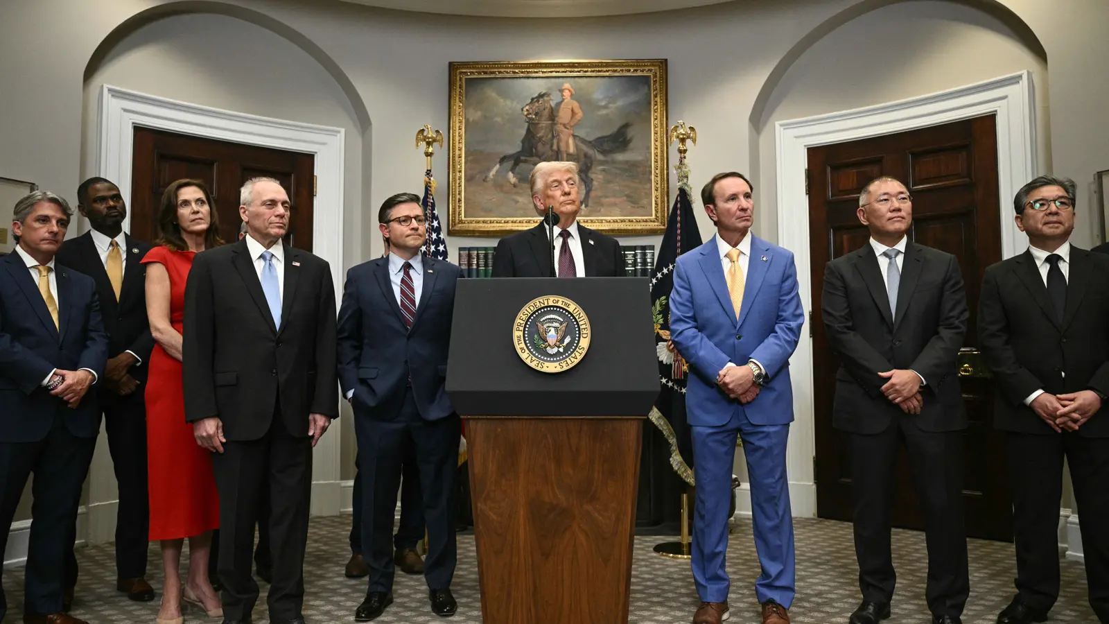 معلومات سرية وتوقيت الضربات.. نص المحادثة على "سيغنال"