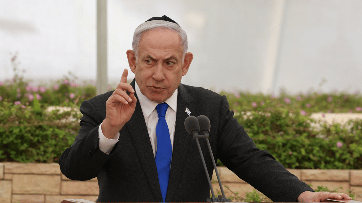 نتنياهو يتلقى تحذيرا رسميا بشأن "قضية الغواصات"