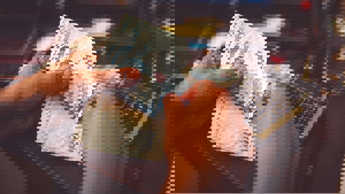 الحساب الجاري لتركيا يسجل عجزا للشهر الخامس على التوالي