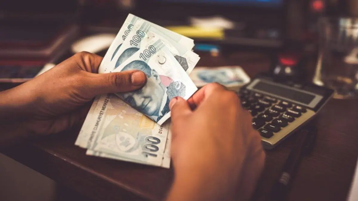 الحساب الجاري لتركيا يسجل عجزا للشهر الخامس على التوالي