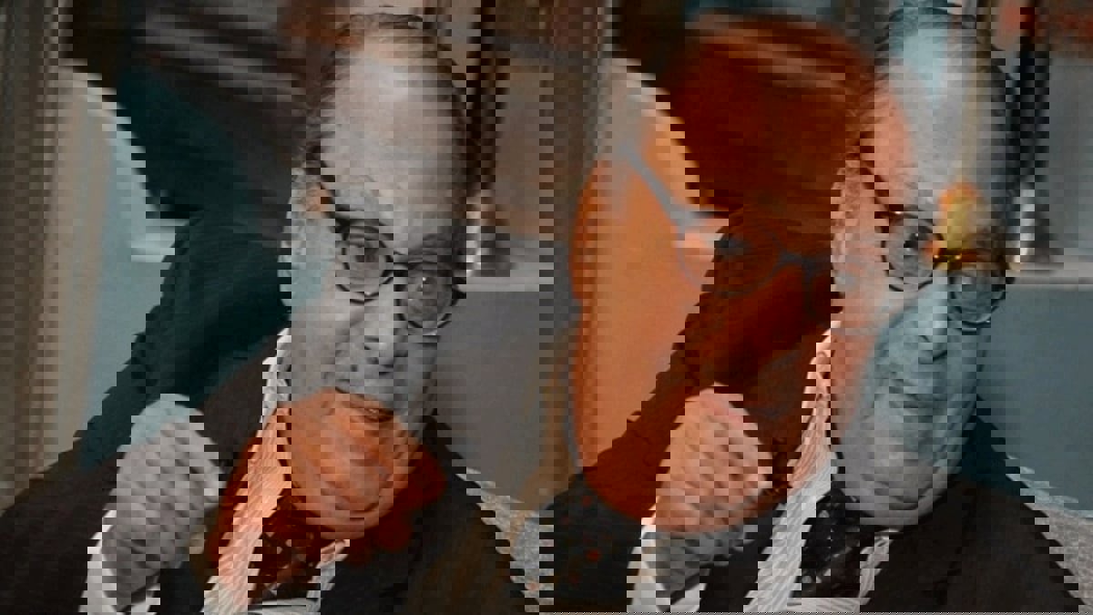 الفنان المصري أسامة عباس يكشف حقيقة تغريدة "مش لاقي شغل"