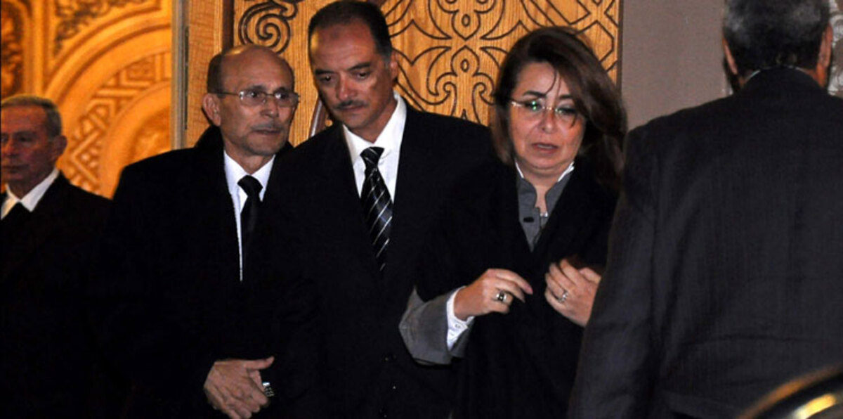 ظهور مفاجئ لجمال وعلاء مبارك في عزاء زوجة محمد صبحي (صور)‎