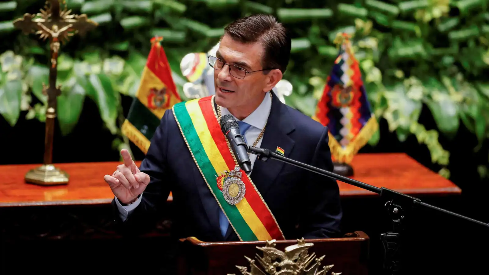 رودريغو باز يؤدي اليمين ويتعهد بإخراج بوليفيا من العزلة الدولية
