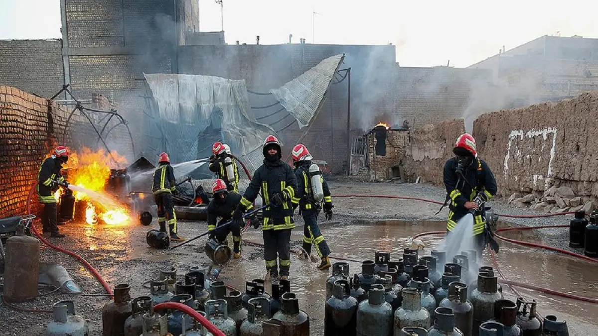 انفجار "غامض" بمحطة غاز  في مدينة قم الإيرانية (صور)