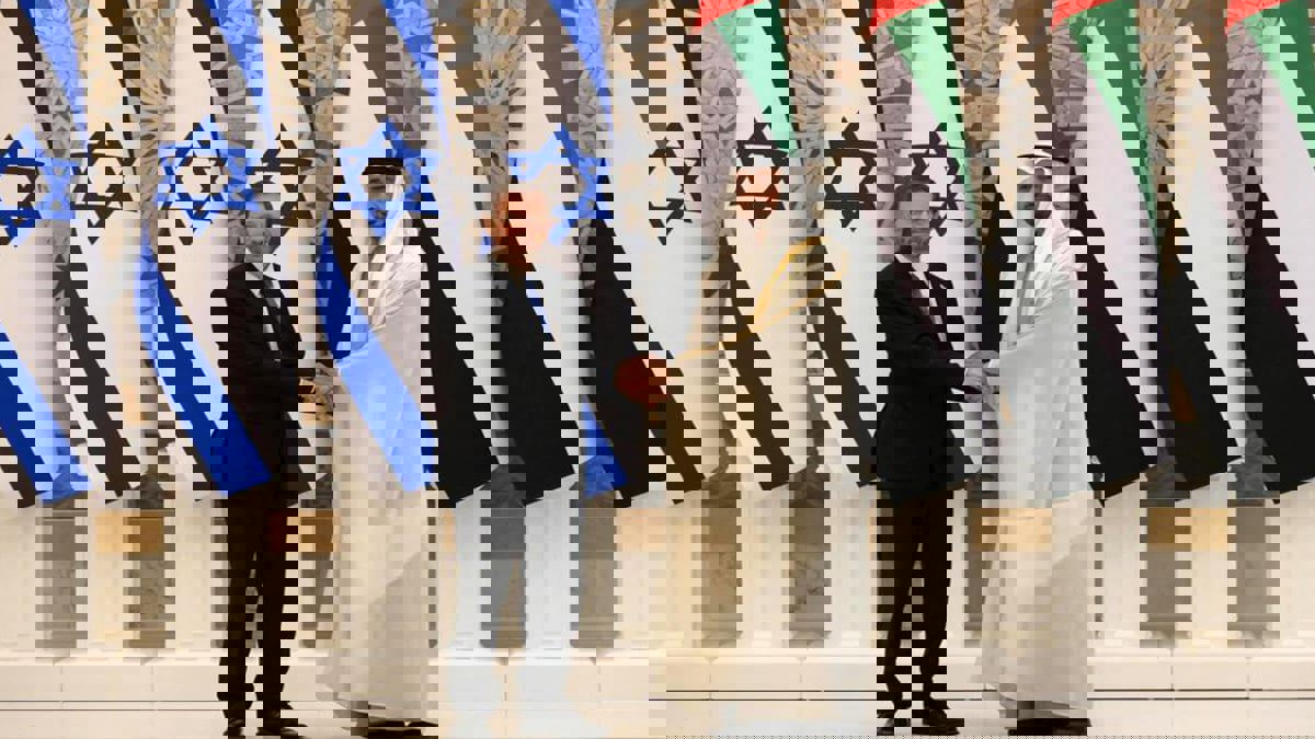 محمد بن زايد يلتقي الرئيس الإسرائيلي ويبحثان التعاون المشترك