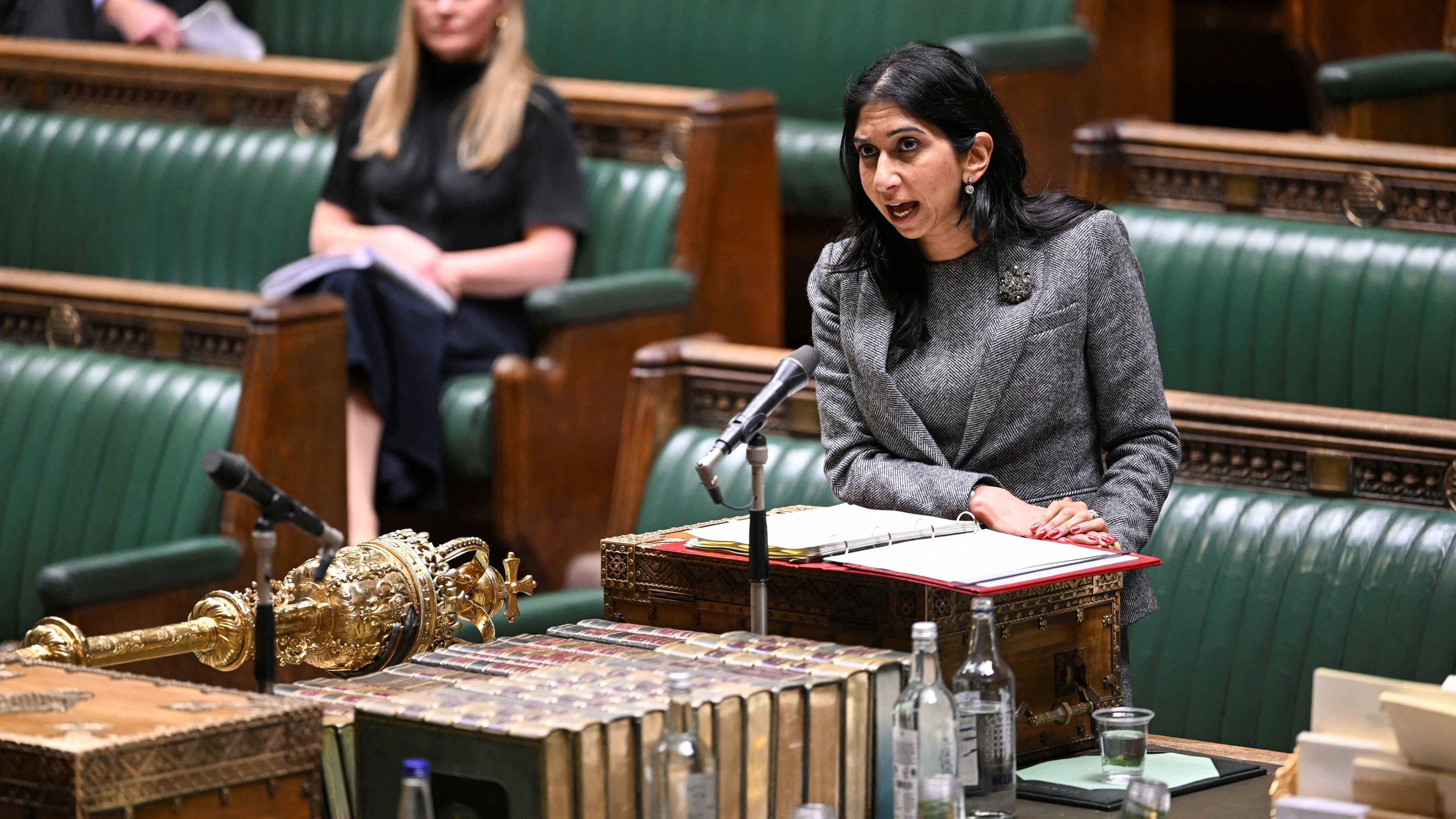 قبيل الانتخابات البريطانية.. تحذير من "انقراض" حزب المحافظين