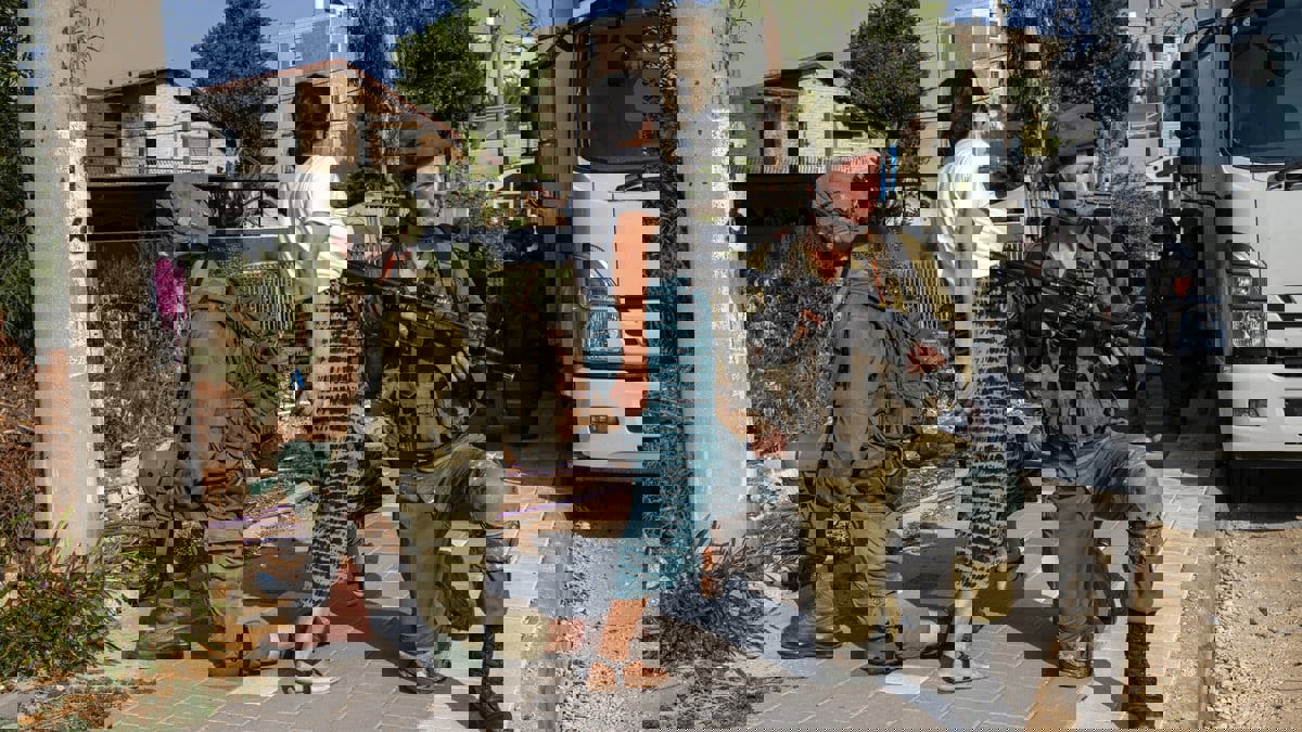 الجيش الإسرائيلي يدعو المواطنين إلى تخزين المياه والطعام