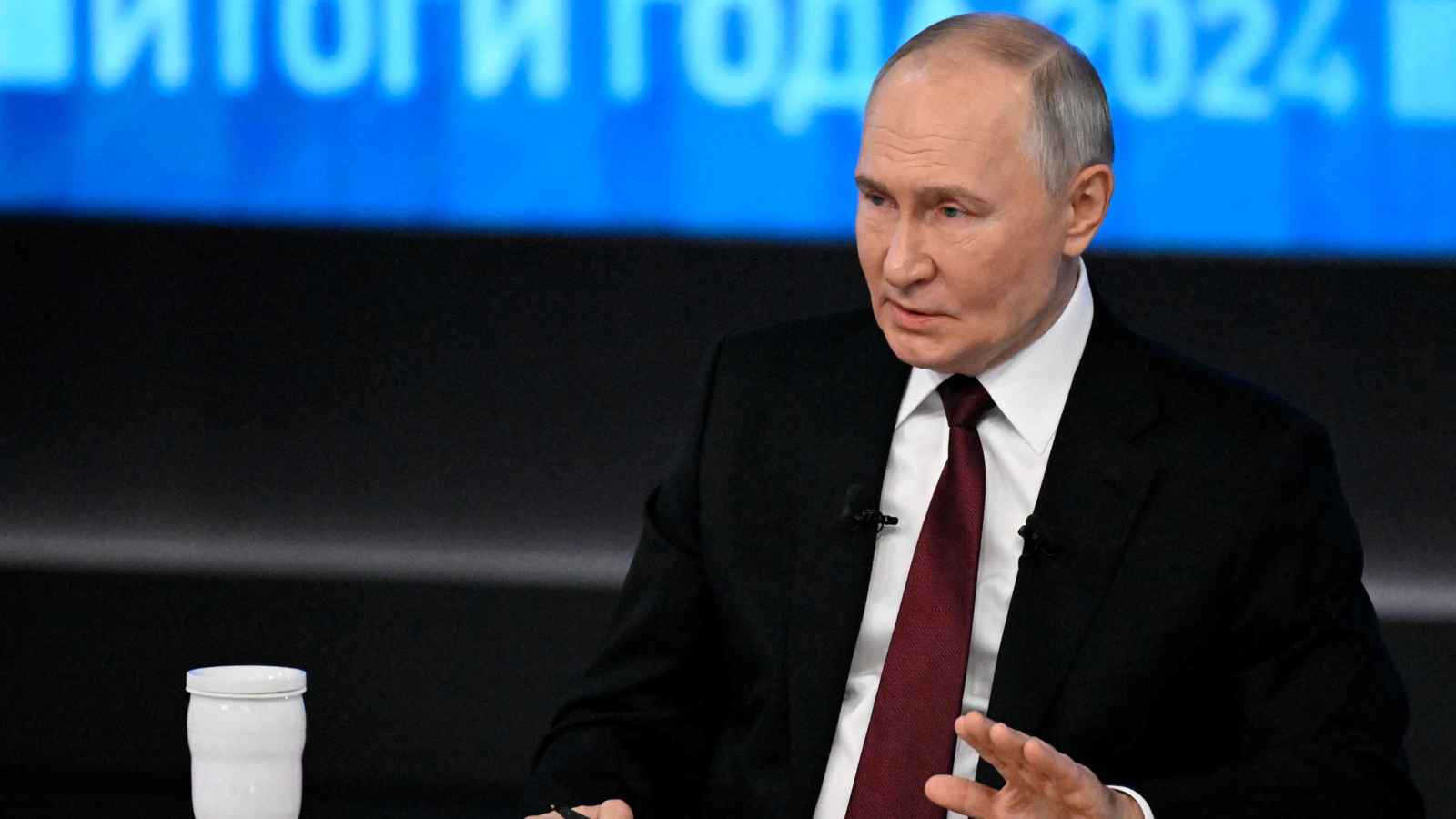 بايدن يلمح إلى مسؤولية بوتين بسقوط طائرة الركاب الأذربيجانية