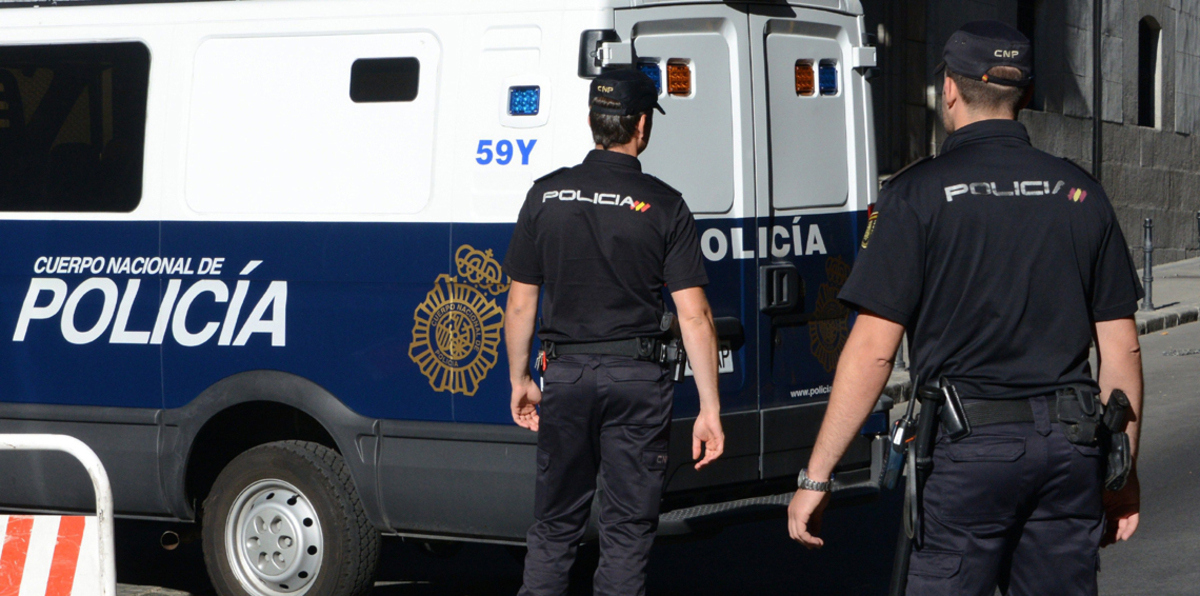 ضبط مغربي حاول تهريب 200 ألف ثعبان بحري (فيديوغرافيك)