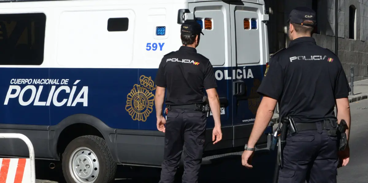 ضبط مغربي حاول تهريب 200 ألف ثعبان بحري (فيديوغرافيك)