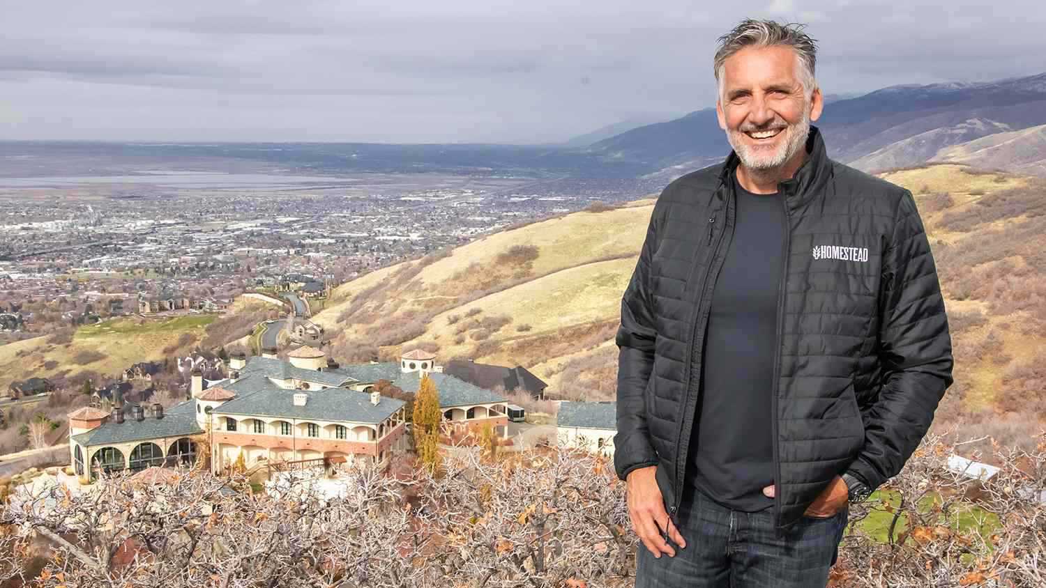 رجل أعمال يجهز ملاذاً متكاملًا لحياة ما بعد الكارثة (صور)