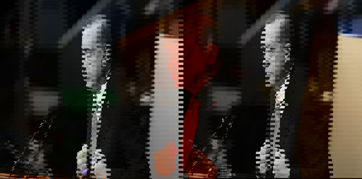 بلومبيرغ: على أردوغان التنازل لتفادي آثار العقوبات الأمريكية على الاقتصاد التركي