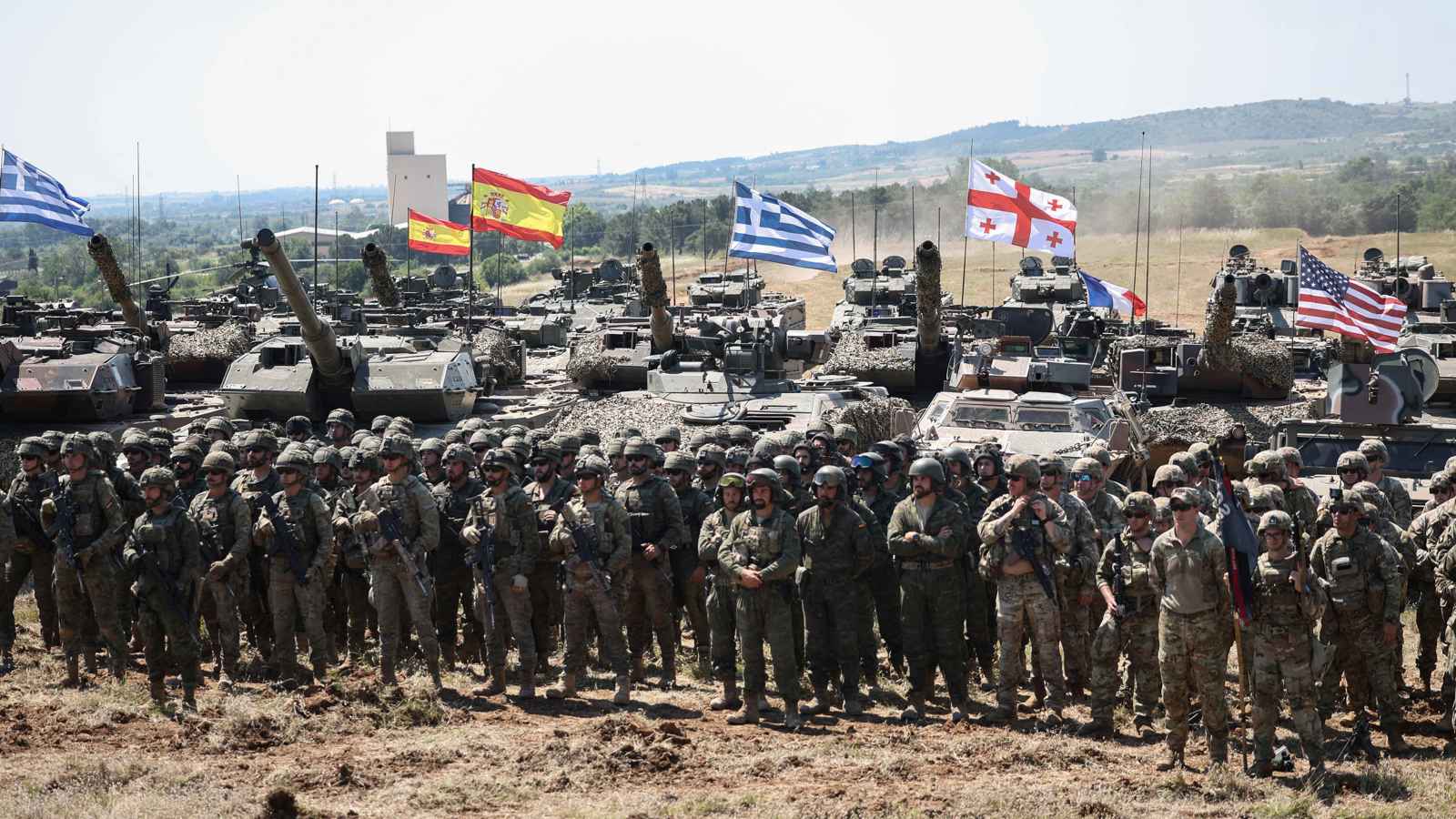 "جريفين لايتنينج 25".. مناورات الناتو تعبر الأنهار و تطرق حدود روسيا