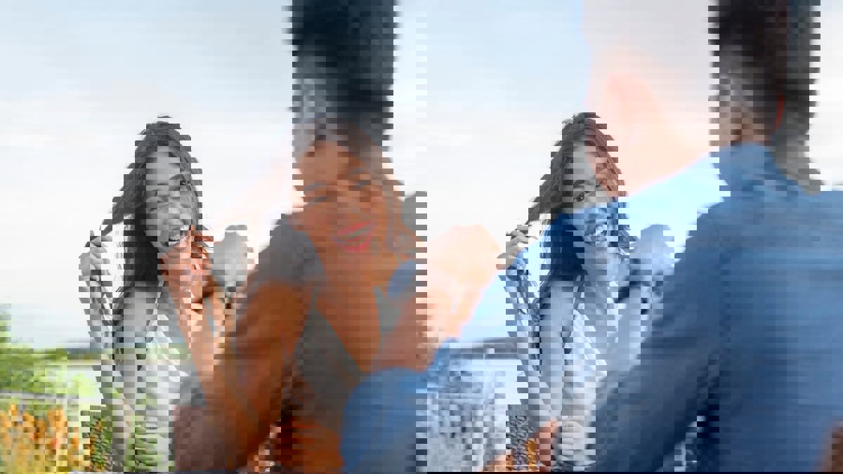 باستخدام لغة الجسد.. 4 إشارات تجعلك محبوبًا أكثر 