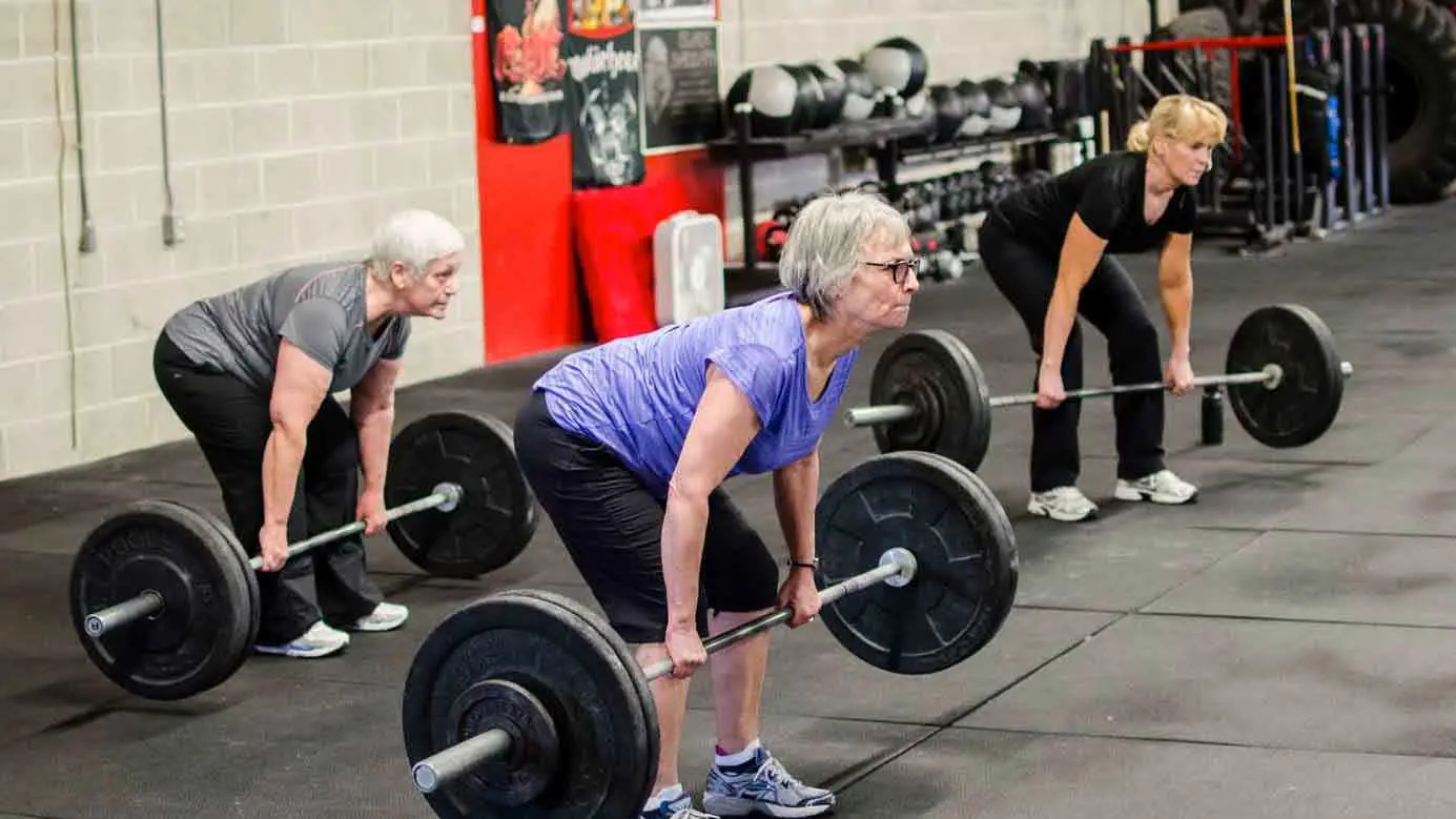 بأمان ونتائج ملموسة.. نصائح لبناء العضلات في مرحلة الشيخوخة