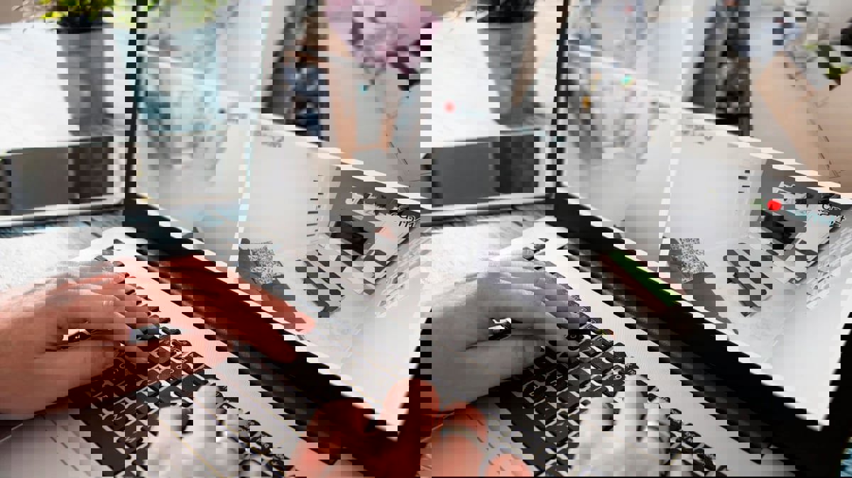 كاميرات المراقبة المنزلية.. عيوب أمنية تهدد الخصوصية