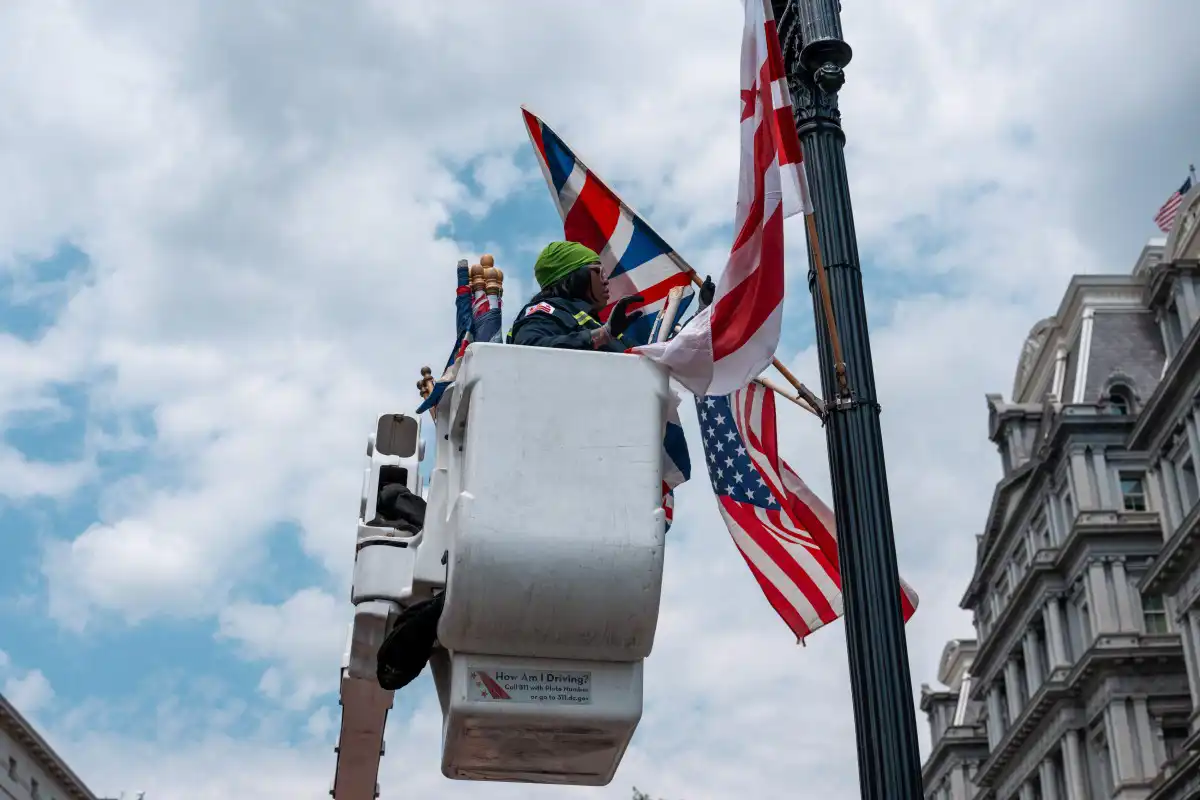 أعلام استراليا في واشنطن لاستقبال الملك تشارلز