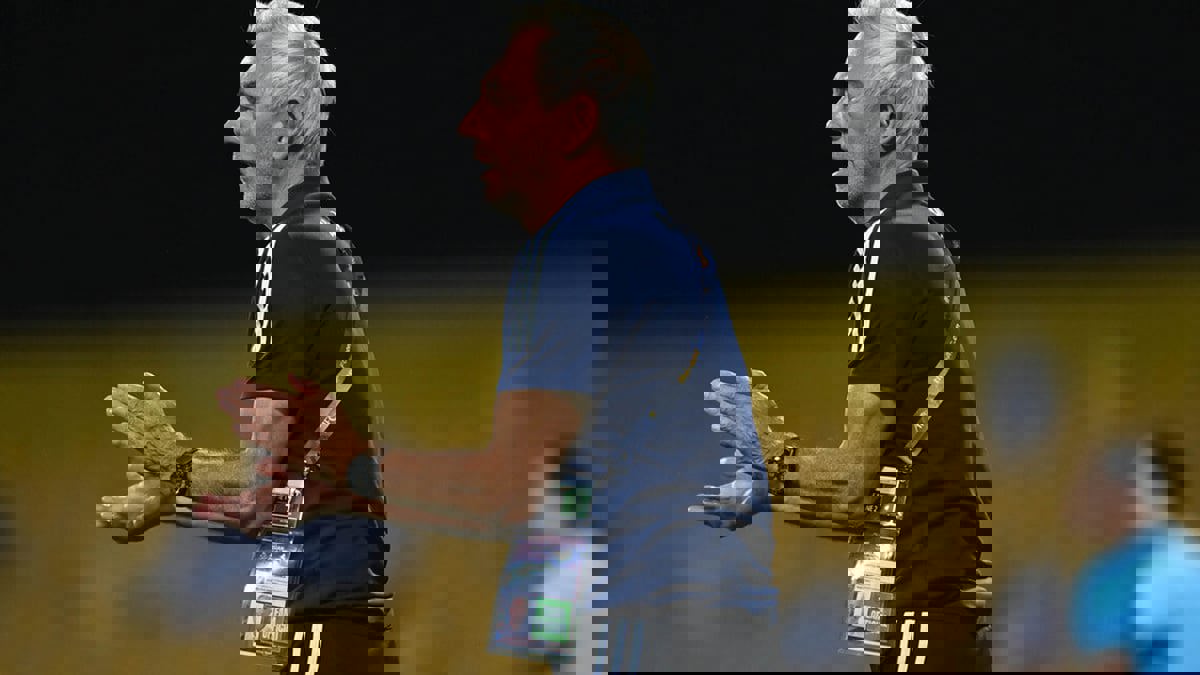 فان مارفيك يرفض تحميل لاعبي الإمارات مسؤولية الخسارة أمام إيران