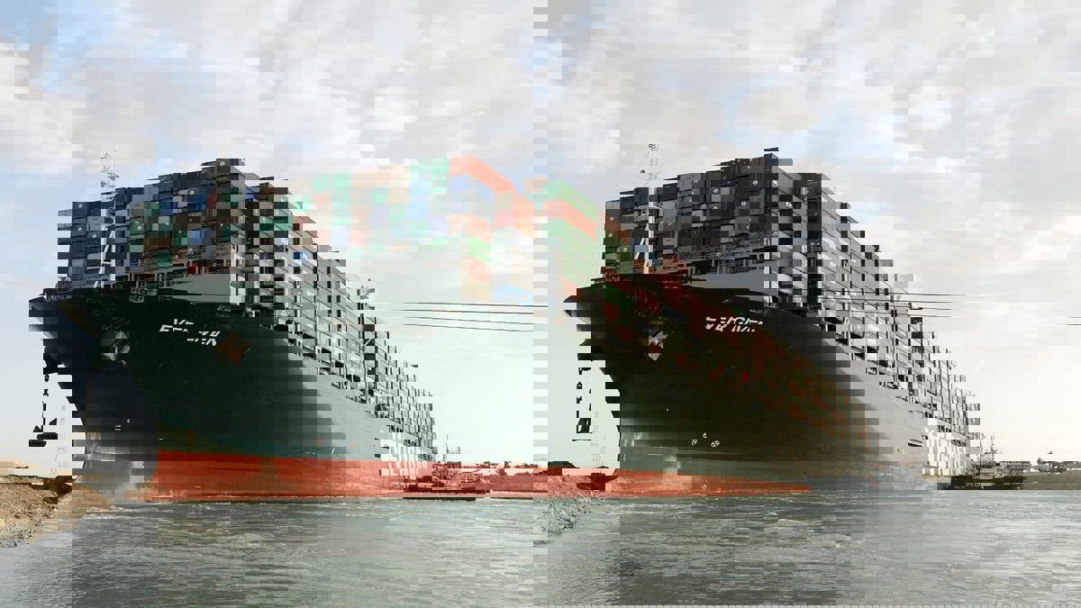 قناة السويس تعلن التوصل إلى "حل مرض" مع مُلاك "إيفرغيفن"