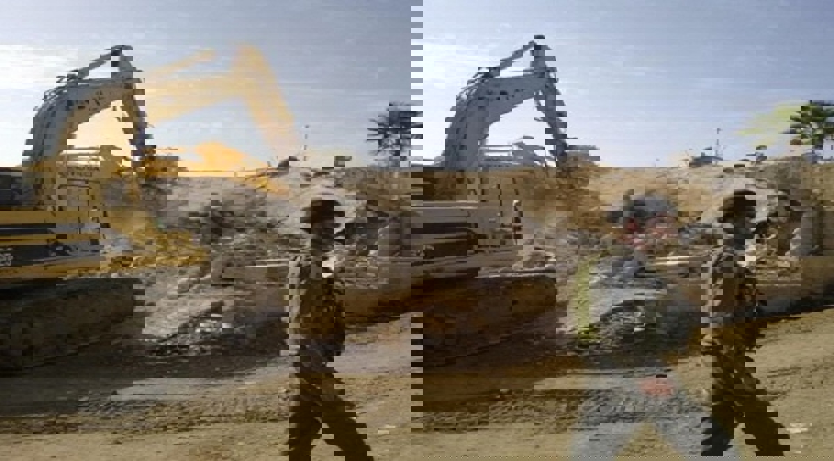 جرافات الإحتلال الإسرائيلي تهدم منزلا في سلوان