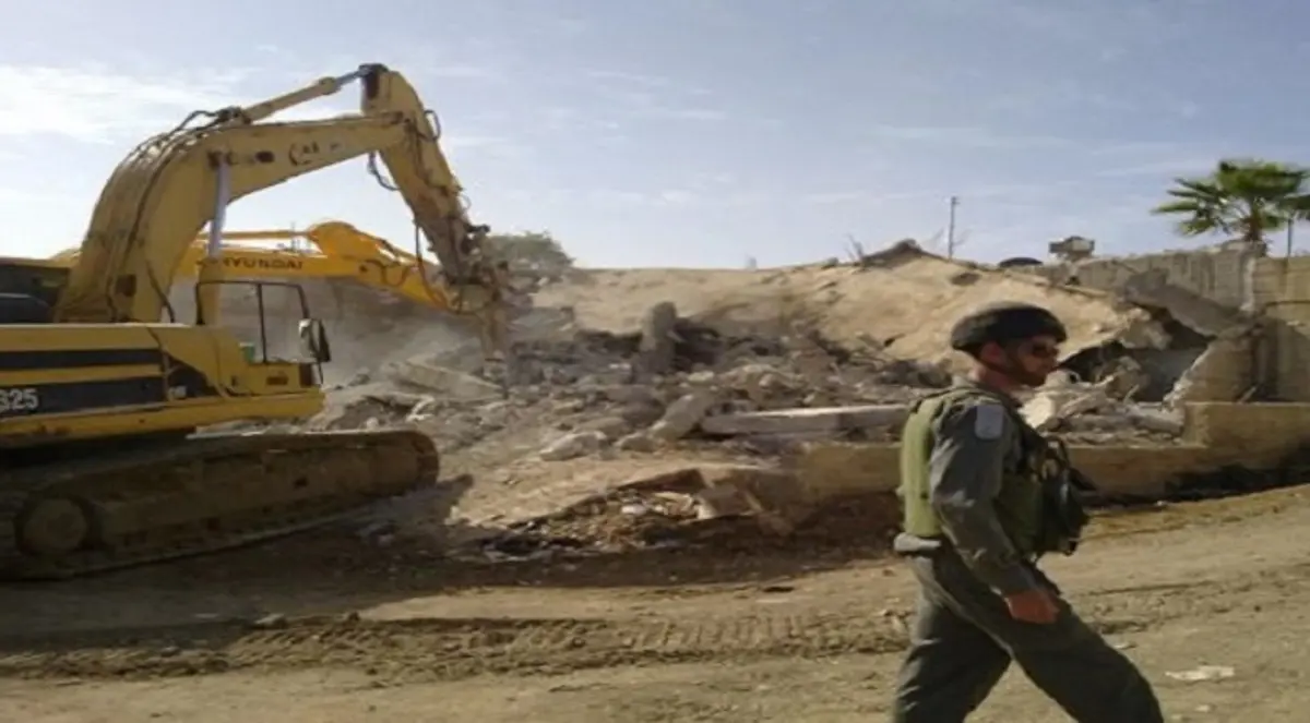 جرافات الإحتلال الإسرائيلي تهدم منزلا في سلوان