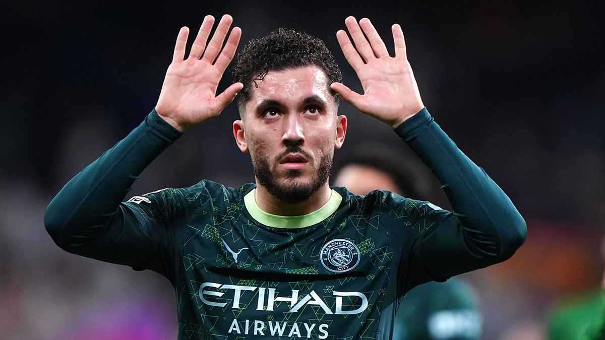 الكرة الذهبية.. ريان شرقي يكشف عن تحد خاص مع والده حال فوزه بالجائزة المرموقة 