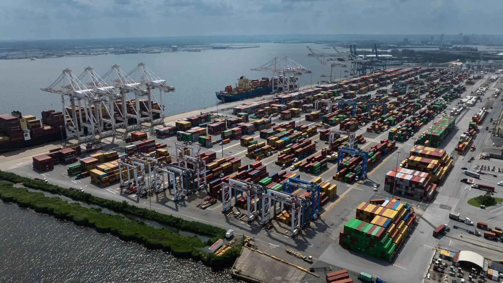 "نيويورك تايمز": رسوم ترامب تميل إلى القوة أكثر منها كأداة تجارية