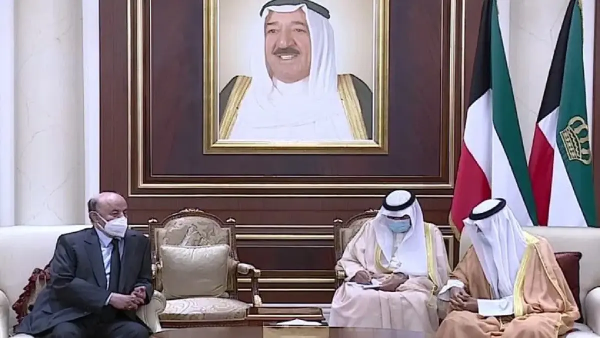 هادي يصل الكويت للتعزية في الشيخ صباح الأحمد الصباح