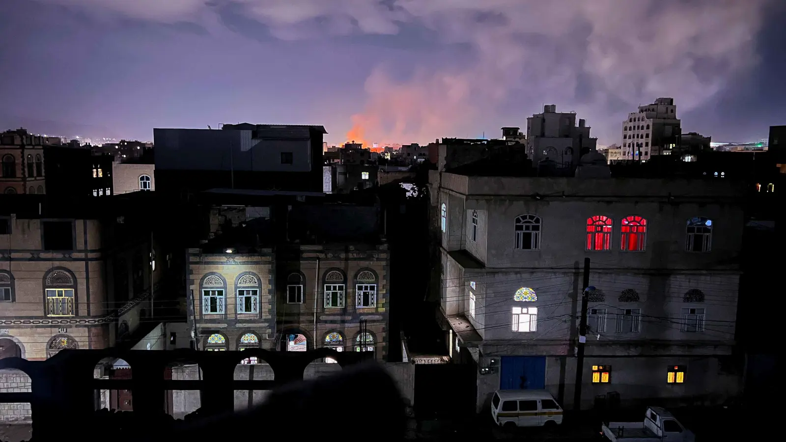 الحوثيون يشيعون العشرات من قياداتهم العسكرية في صنعاء