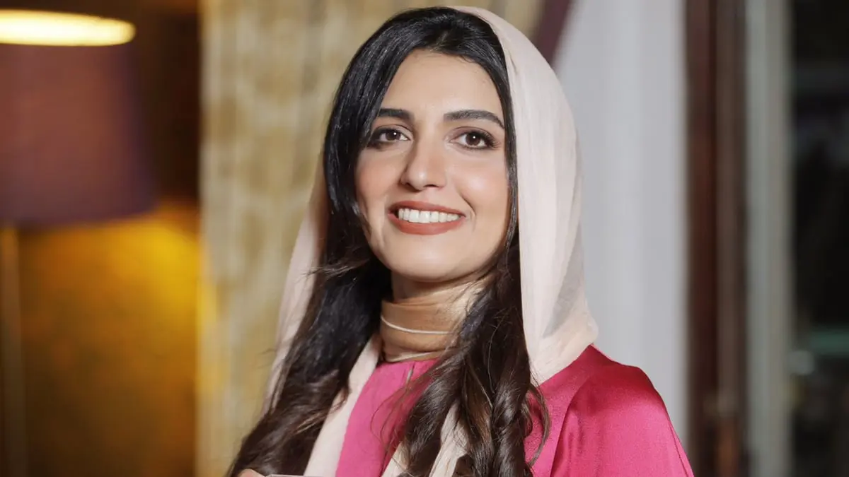 احتفاء بالسعودية غادة الحارثي بعد نجاح جديد بعالم الفنون في لندن