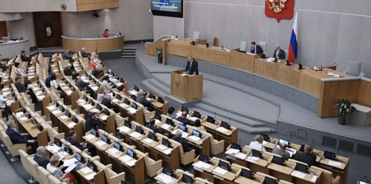 الدوما يؤيد فتح تحقيق بشأن عمل مؤسسات إعلامية أمريكية في روسيا