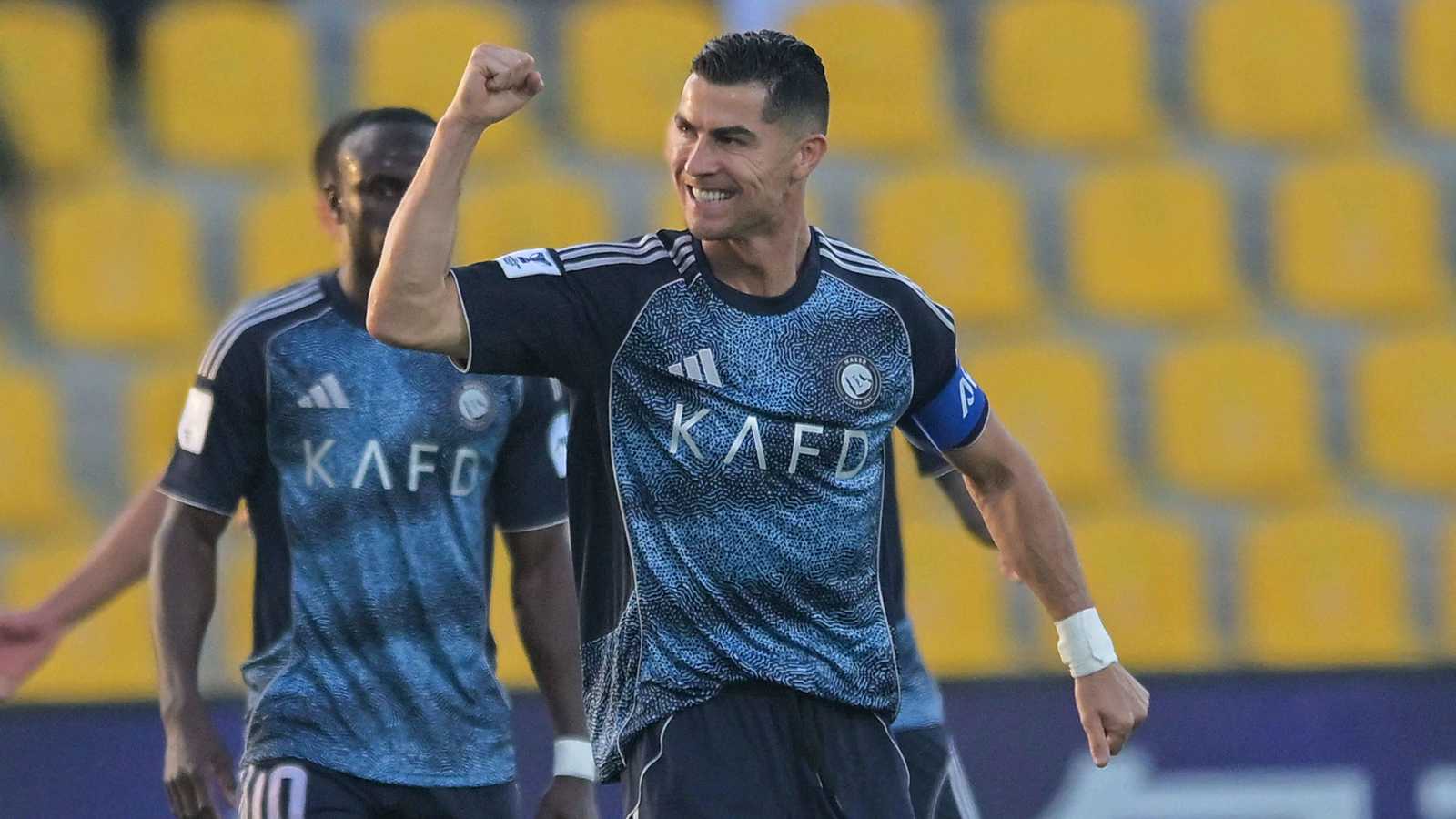 اقترب من اثنين.. هل ينهي كريستيانو رونالدو الموسم بـ3 ألقاب كبرى؟ 