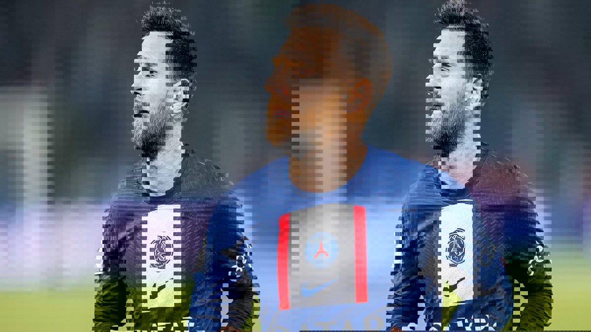 مع أنباء عودته إلى برشلونة.. باريس سان جيرمان يبدأ عملية تمديد عقد ميسي 