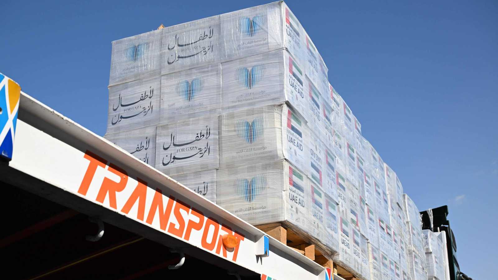 قافلة المساعدات الإماراتية "لأطفال الزيتون" تدخل غزة
