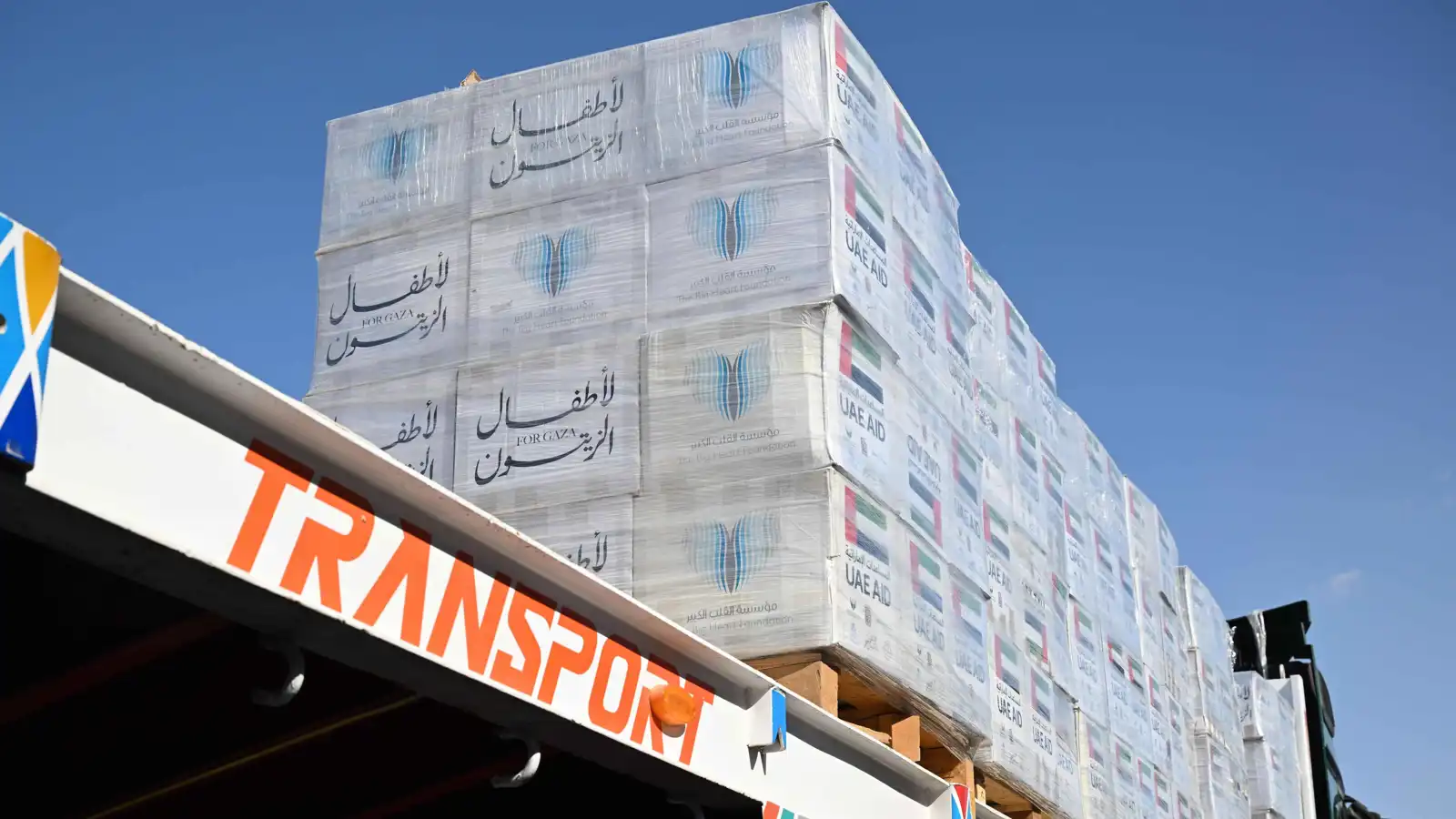قافلة المساعدات الإماراتية "لأطفال الزيتون" تدخل غزة