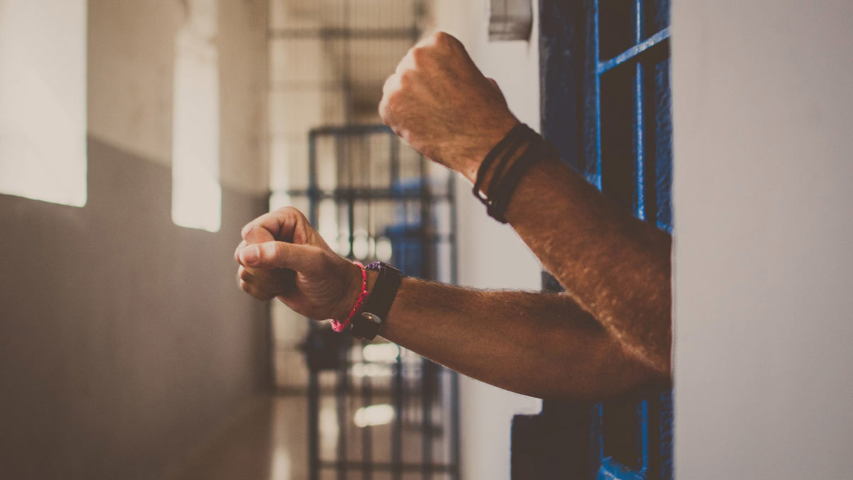 للمرة الأولى .. تونس تستبدل "السوار الإلكتروني" بالسجن