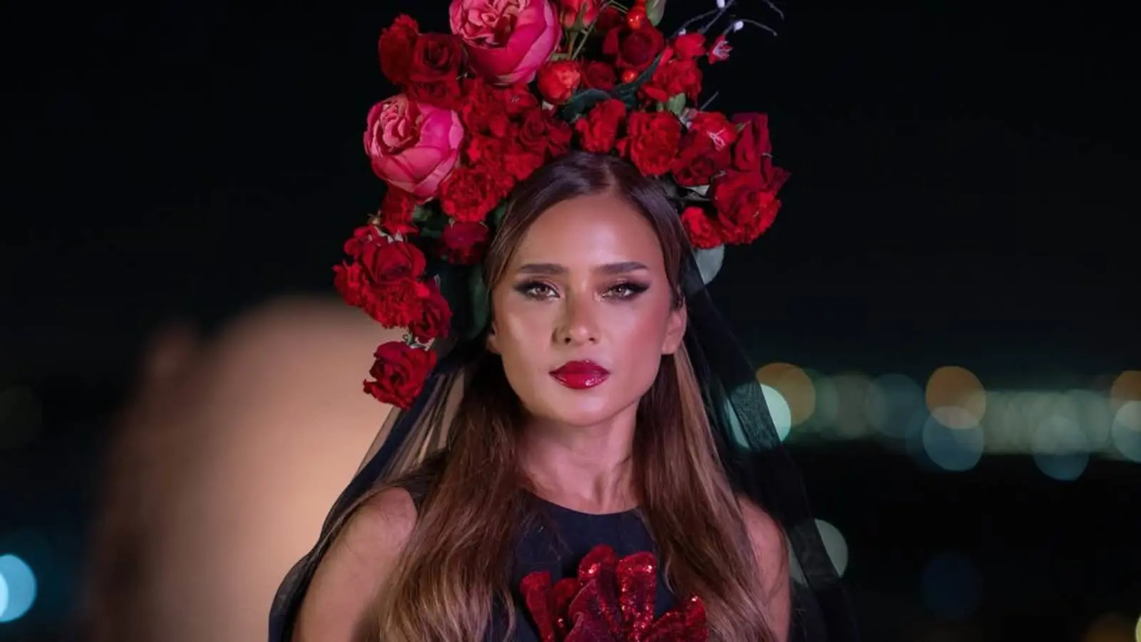 نيللي كريم تقدم "وصفة" للنجاح الفني (فيديو)