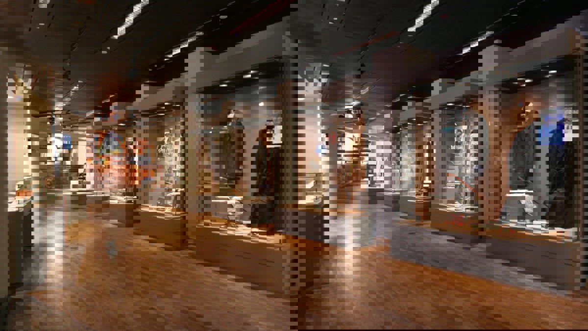 مكتبة الإسكندرية تستعيد جواز سفر أنور السادات من دار مزادات أمريكية