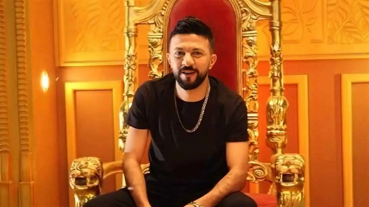 أعاد ذكرى أحمد عامر.. المغني أسامة الساهر يدخل في غيبوبة